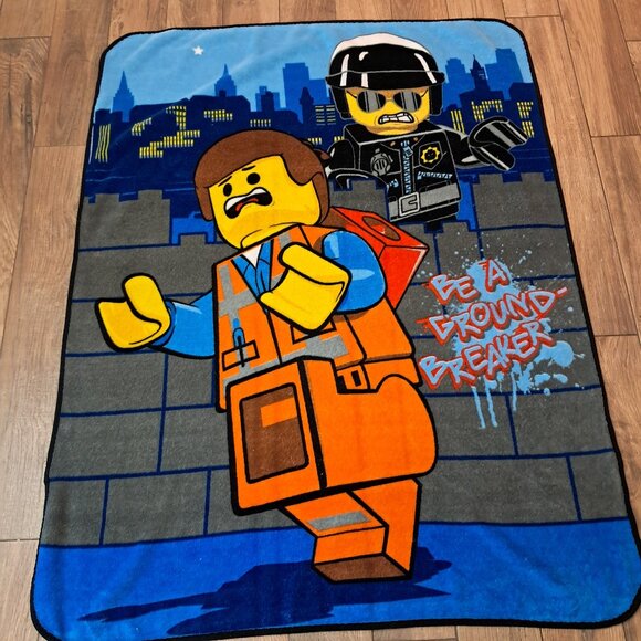 Lego Movie blanket throw Emmett police good bad cop Ground Breaker micro raschel - Picture 1 of 9